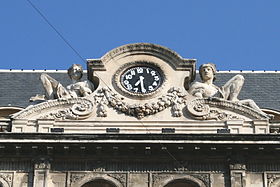Horloge de l'Hôtel Louvre et Paix.