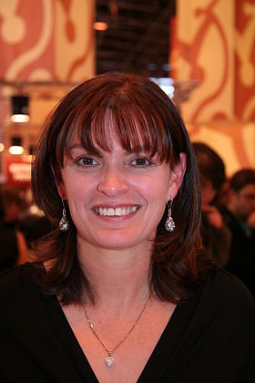 Fiona McIntosh au Salon du livre de Paris en mars 2009
