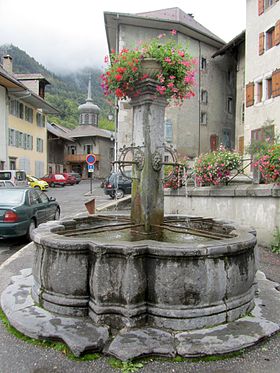 Fontaine de Taninges 1.jpg