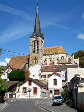 L'église Saint-Aquilin.