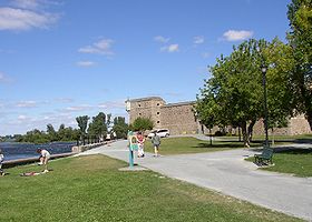 Fort-Chambly-Quebec-2002.JPG