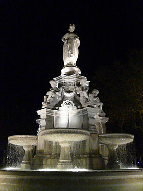Fountain place du Maréchal-Lyautey by night 3.jpg
