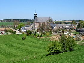 Le village et l'église Notre-Dame-de-Foy