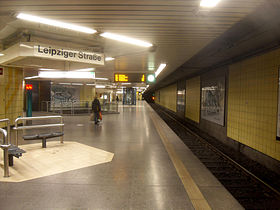 Frankfurt am Main- U-Bahnhof Leipziger Straße- auf Bahnsteig Richtung Enkheim- Richtung Enkheim 21.11.2009.jpg