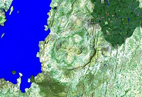 Image satellite du Gedamsa (au centre) et du lac Koka (à gauche).