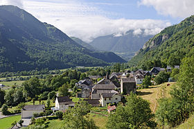 Le bourg de Gère, sur la commune de Gère-Bélesten