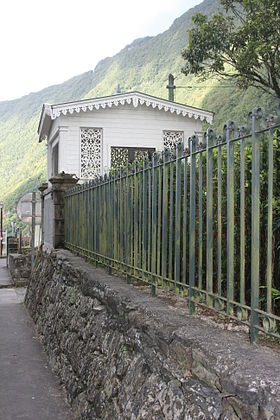 Photographie du guétali de la villa Barau et de la grille devant cette maison.