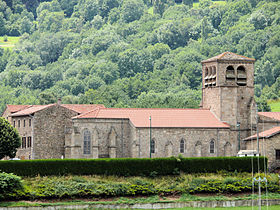 L'église Saint-Barthélemy et le village