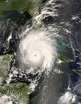 Ouragan Gustav à son plus intense frappant Cuba le 30 août