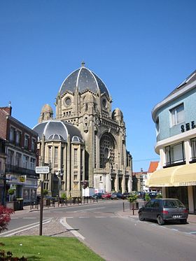 L'église Saint-Martin, vue de la rue Pasteur