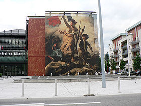 Hôtel de ville d'Échirolles avec La Liberté guidant le peuple de Delacroix sur son fronton
