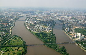 Vue aérienne de l'île de Nantes.
