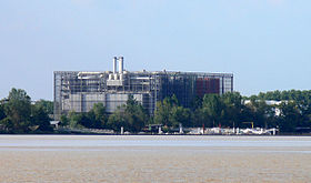 Bord de Garonne à Bègles, l'incinérateur