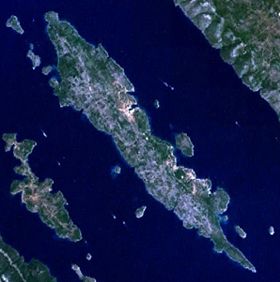 Vue satellite de l'île de Iž