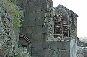 Restauration du monastère de Kobayr (Katoghike vu depuis l'ouest).
