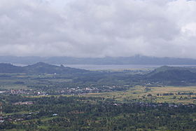 Vue du lac Tondano dans la caldeira depuis Bukit Kasih.