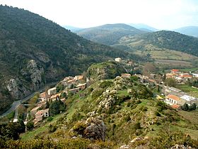 Laroque vue de la colline de la Cigale en 2004