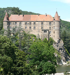 Le château dominant la Loire