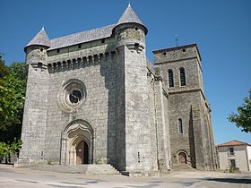 Église fortifiée Saint-Pierre