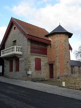 Mairie du Châtellier.