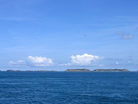 Vue des Sept-Îles depuis Trégastel.