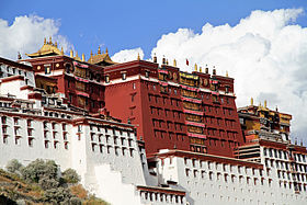 Le Palais du Potala, construit par le 5e dalaï-lama, au XVIIe siècle