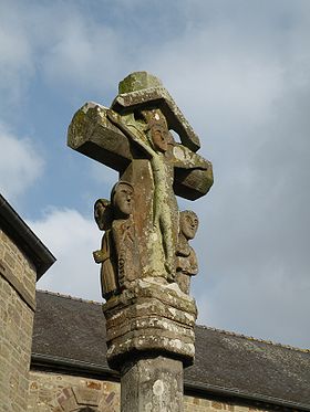 Croix du XVIe siècle : le monument historique de Lieuron.