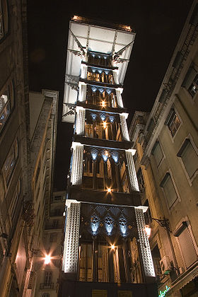 L'ascenseur de Santa Justa vu de nuit.