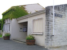 La mairie de Louzac-Saint-André