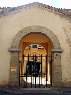 Entrée de la gendarmerie