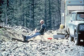 David A. Johnston, un peu plus de treize heures avant l'éruption du mont Saint Helens en 1980.