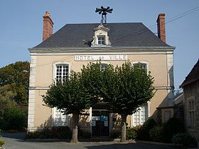 Mairie de Luché-Pringé.