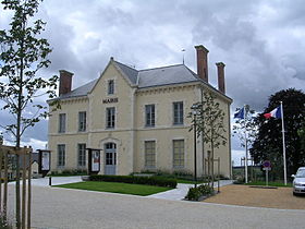 La mairie d'Argentré depuis 2007 (ancien presbytère)