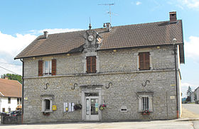 La mairie de Poids-de-Fiole fût batie en 1830.