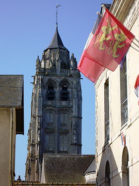 Mairie et église Saint-Germain de Rugles