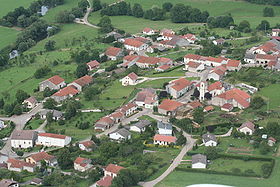 Vue aérienne du centre de Mazirot
