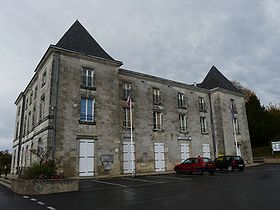Le château de Mensignac (La mairie)