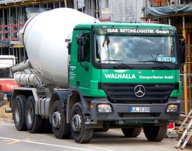 Mercedes-Benz Actros cement mixer truck.JPG