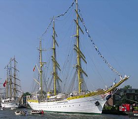 Le Mircea à l'Armada d'Amsterdam en 2005