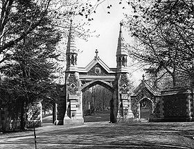 Porte du cimetière Mont-Royal, vers 1895