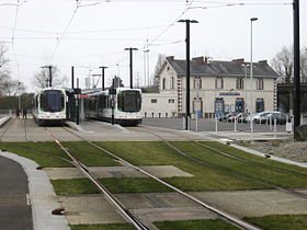 Nantes Gare de Pont Rousseau tram.jpg
