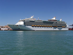 Navigator of the Seas, Puerto de la Bahía de Cádiz.jpg