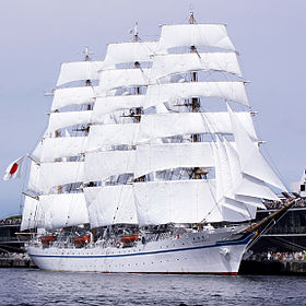 Nippon Maru II dans le port de Yokohama