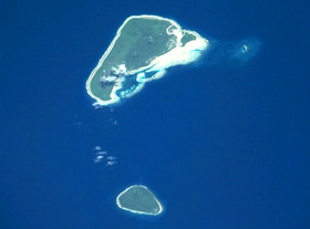 Image satellite de Niuatoputapu (en haut) et de Tafahi (en bas).