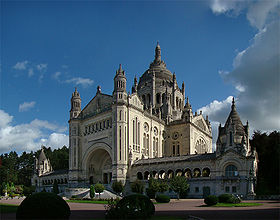 Image illustrative de l'article Basilique Sainte-Thérèse de Lisieux