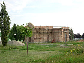 La nouvelle église orthodoxe de Novi Kozarci (en construction)