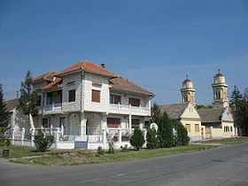 Vue d'Ovča, avec l'église