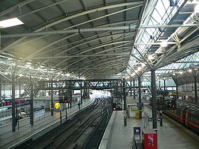 Overview of Leeds City railway station 04.jpg