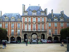 Pavillon de la Reine, place des Vosges - Paris III