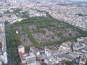 Le cimetière du Montparnasse vu depuis la Tour Montparnasse